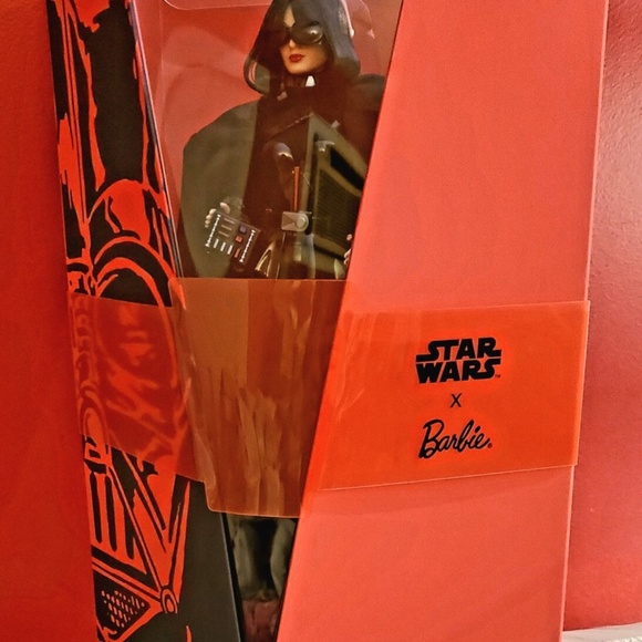 Darth Vader Barbie unopened - Picture 3 of 8